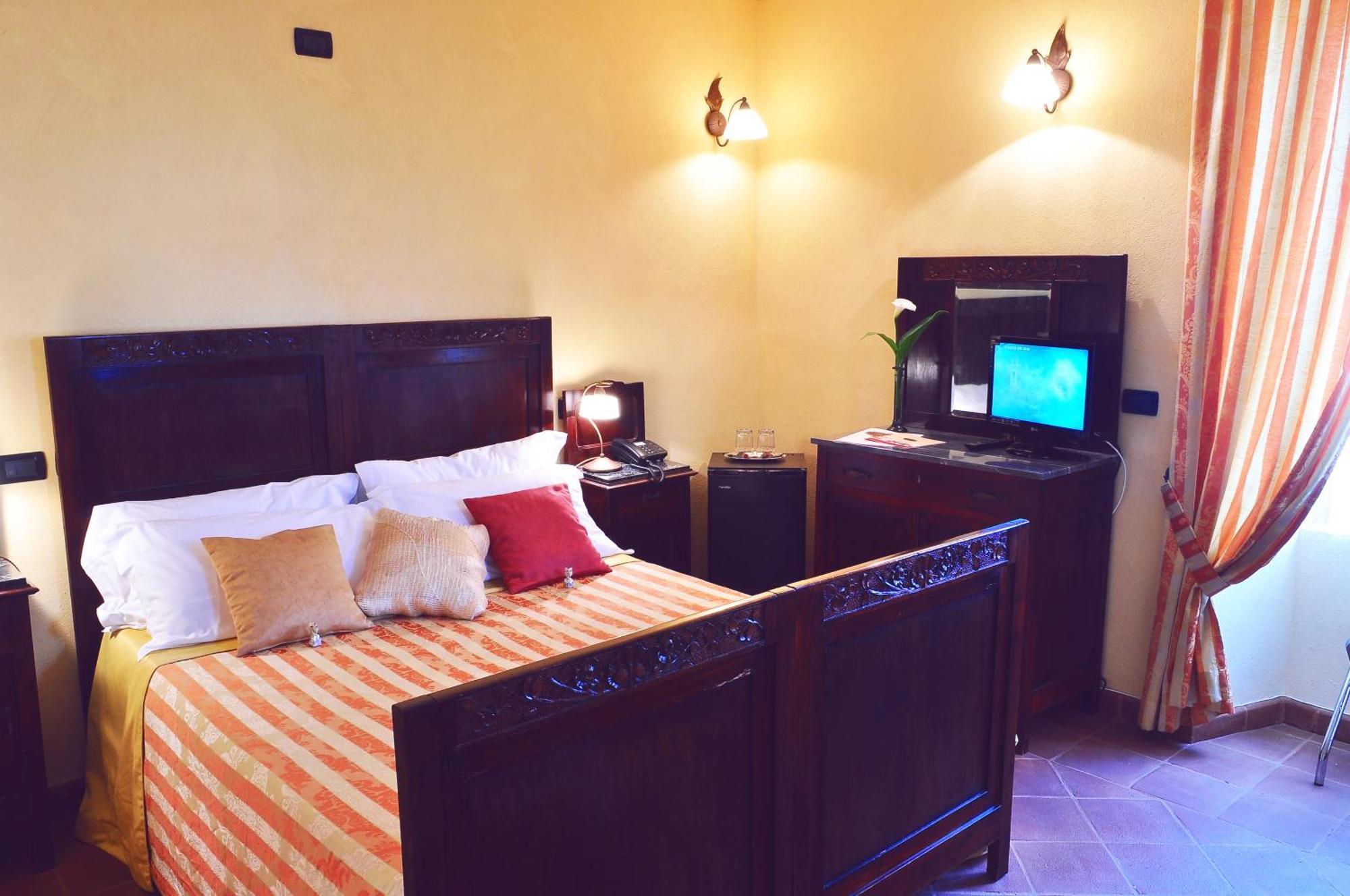 La Foresteria Del Castello - Wellness Hotel In Dimora Storica Castell'Alfero Bilik gambar