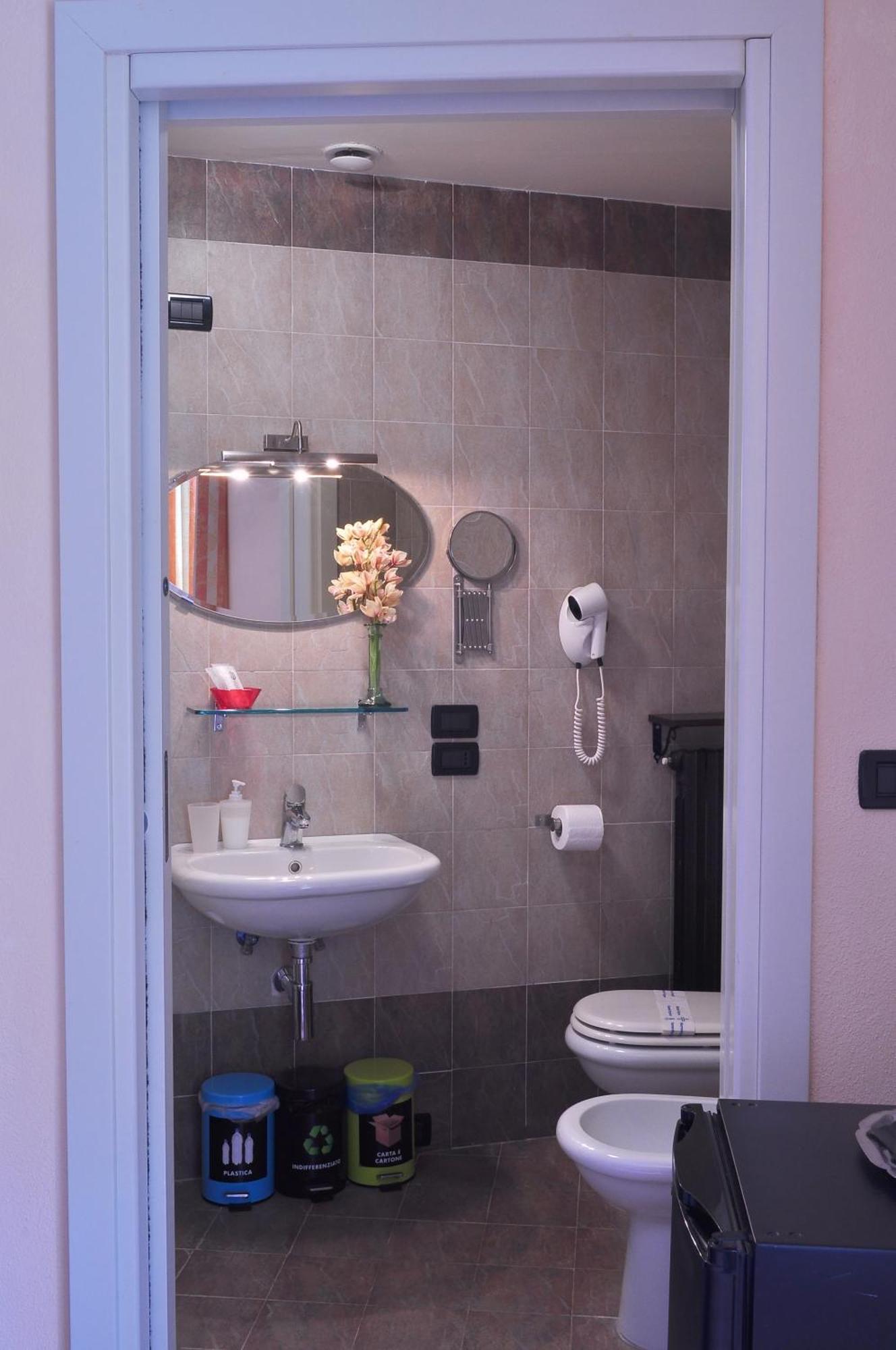 La Foresteria Del Castello - Wellness Hotel In Dimora Storica Castell'Alfero Bilik gambar