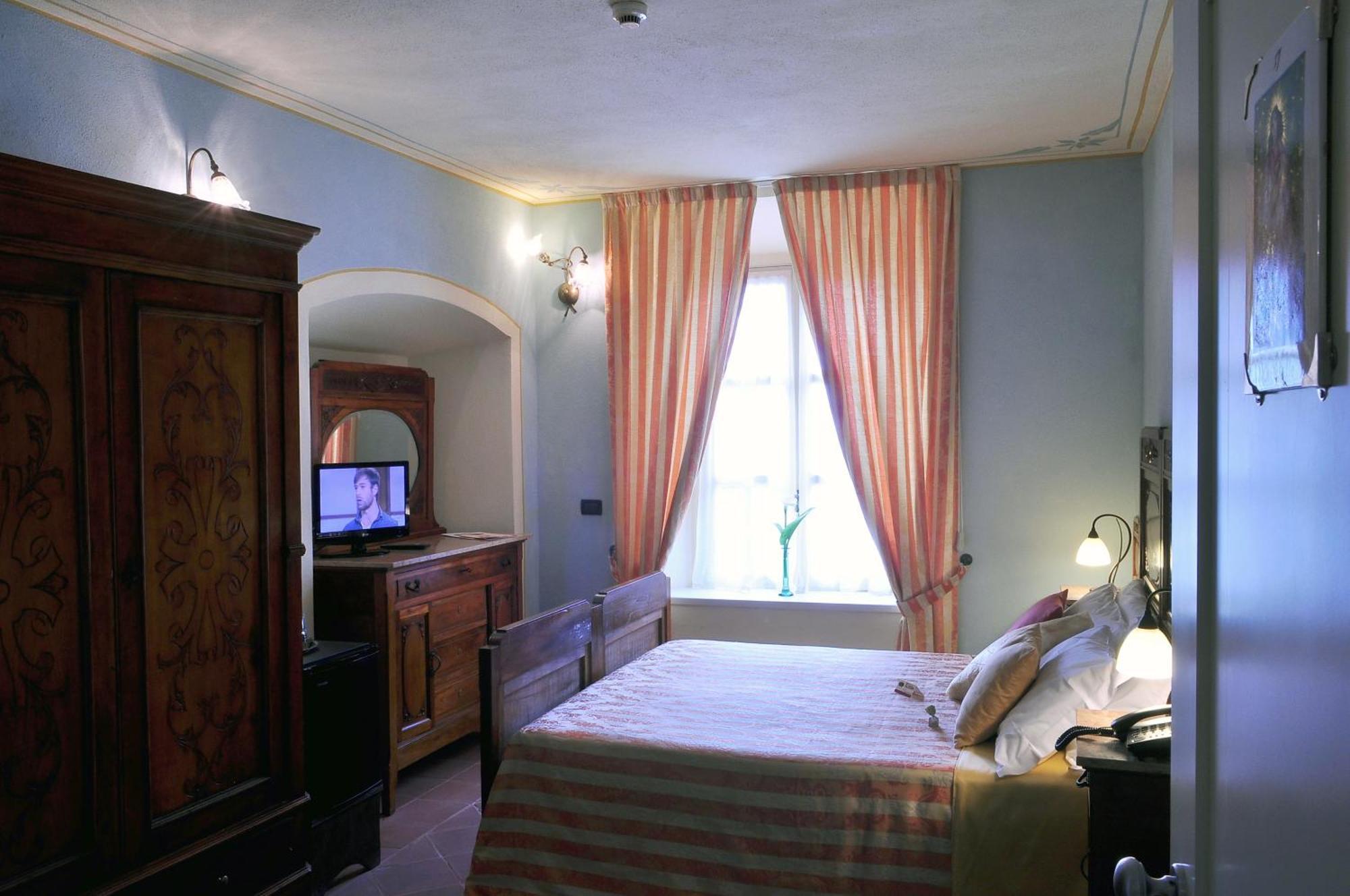 La Foresteria Del Castello - Wellness Hotel In Dimora Storica Castell'Alfero Bilik gambar