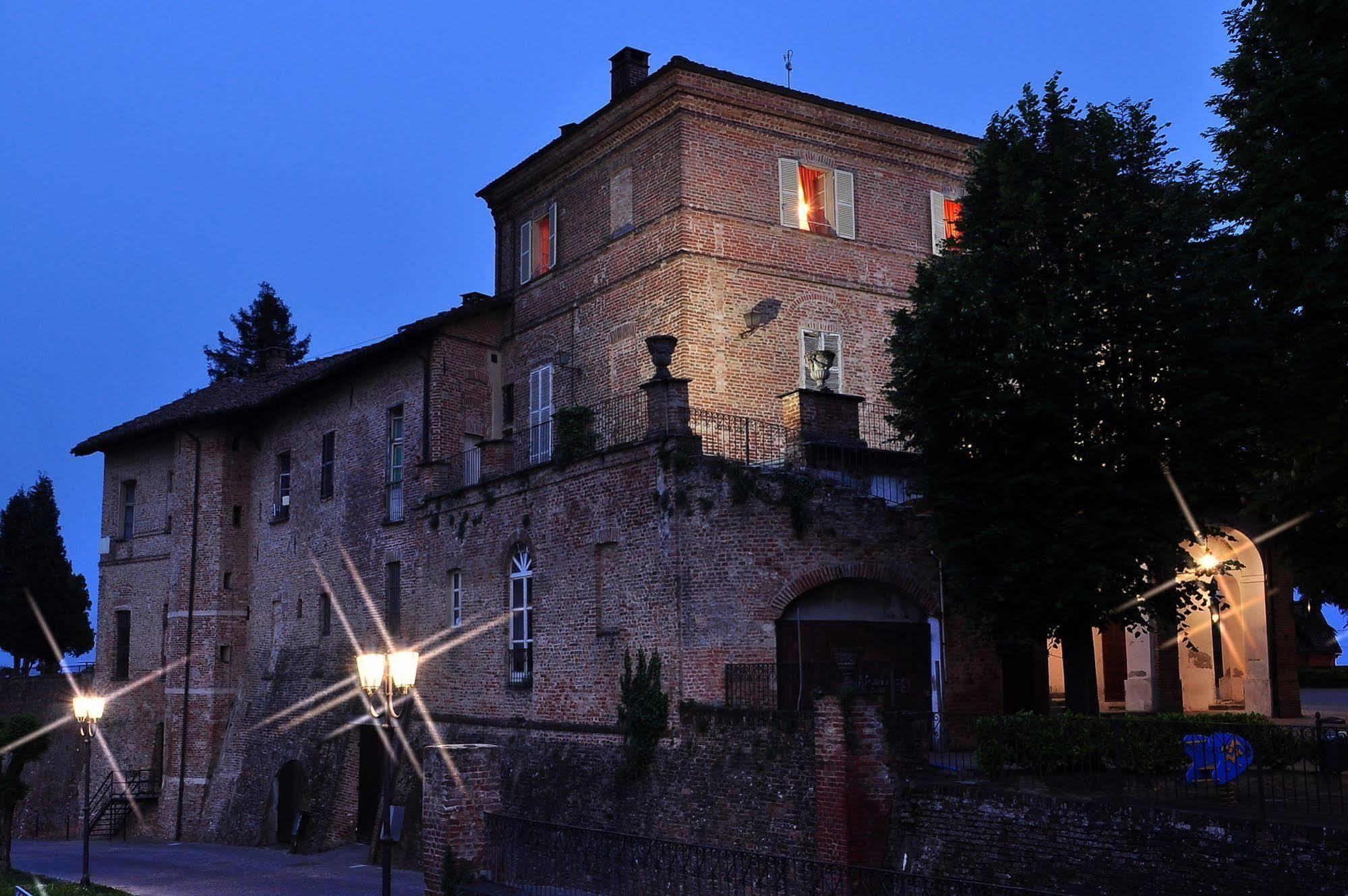 La Foresteria Del Castello - Wellness Hotel In Dimora Storica Castell'Alfero Luaran gambar